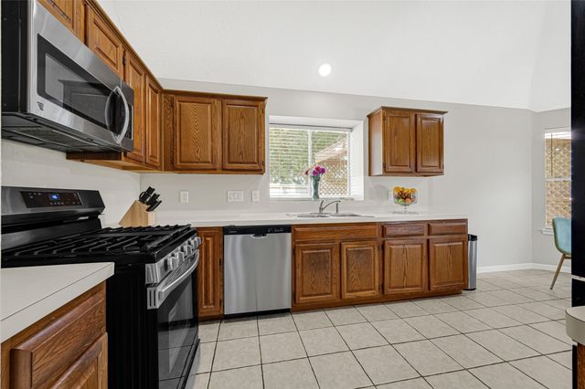 8607 Wood Drift Court, La Porte, TX 77571