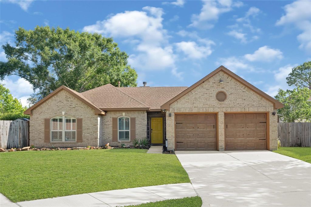 8607 Wood Drift Court, La Porte, TX 77571