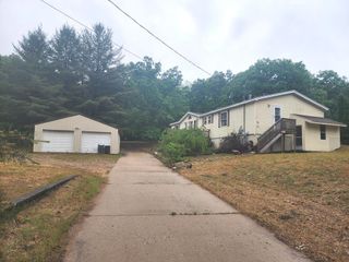 811 N Old State Avenue, Harrison, MI 48625