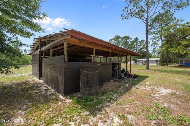 100 VIVIAN Drive, Palatka, FL 32177