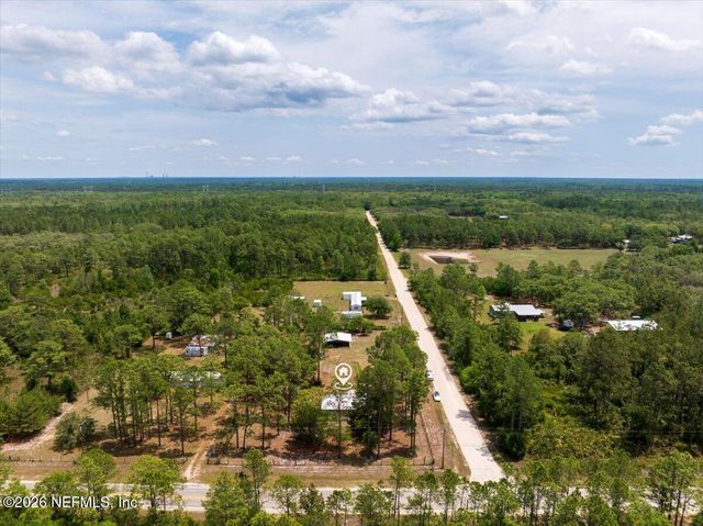 100 VIVIAN Drive, Palatka, FL 32177
