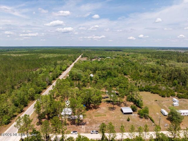 100 VIVIAN Drive, Palatka, FL 32177