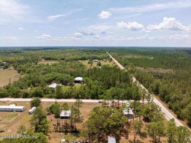100 VIVIAN Drive, Palatka, FL 32177