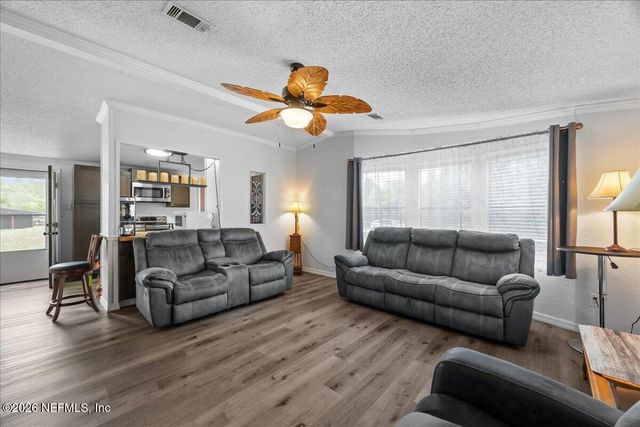 100 VIVIAN Drive, Palatka, FL 32177