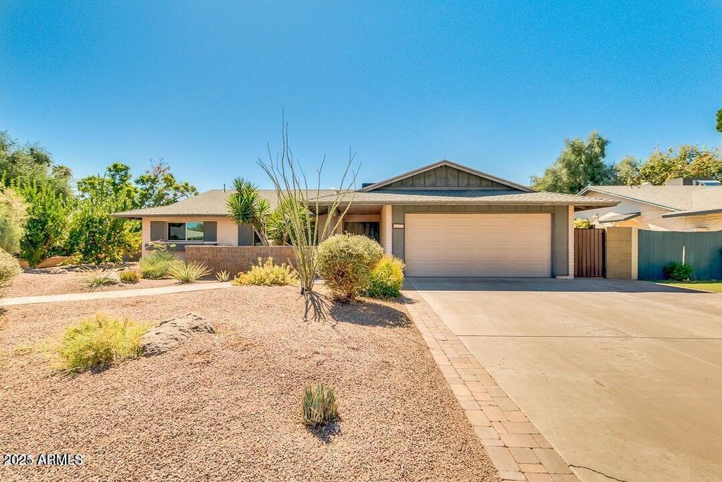 831 E STEPHENS Drive, Tempe, AZ 85283