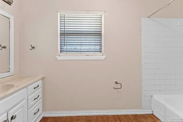 114 Goodhue, San Antonio, TX 78218