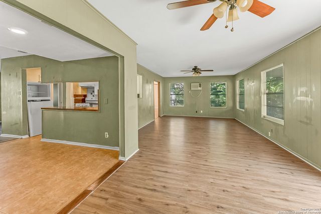 114 Goodhue, San Antonio, TX 78218