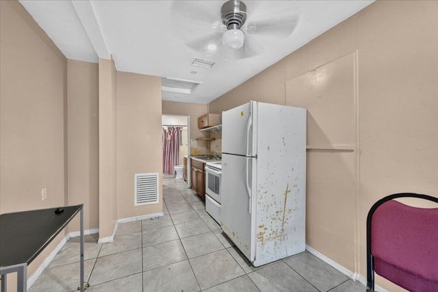 646 NE 38th Street, Oakland Park, FL 33334