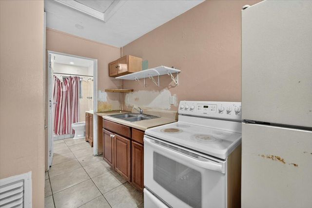 646 NE 38th Street, Oakland Park, FL 33334
