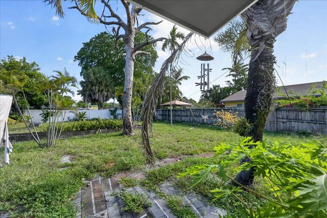 646 NE 38th Street, Oakland Park, FL 33334