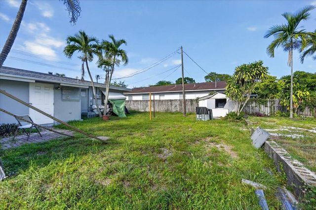646 NE 38th Street, Oakland Park, FL 33334