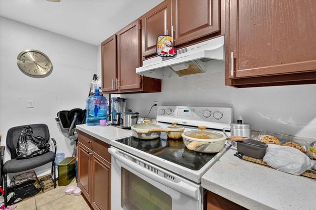 646 NE 38th Street, Oakland Park, FL 33334