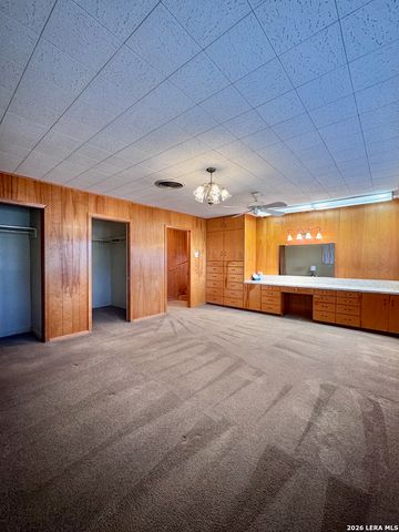 6565 WHITBY RD, San Antonio, TX 78240