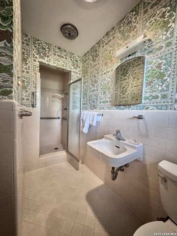 6565 WHITBY RD, San Antonio, TX 78240