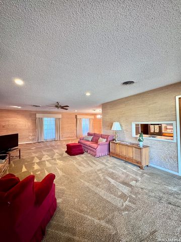 6565 WHITBY RD, San Antonio, TX 78240