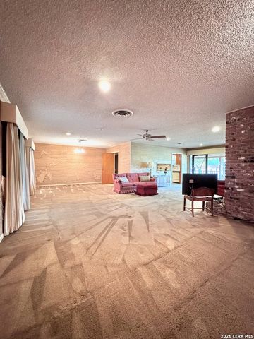 6565 WHITBY RD, San Antonio, TX 78240