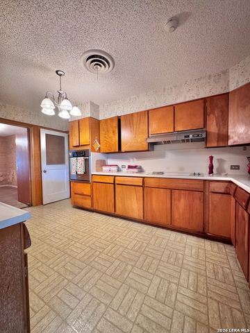 6565 WHITBY RD, San Antonio, TX 78240