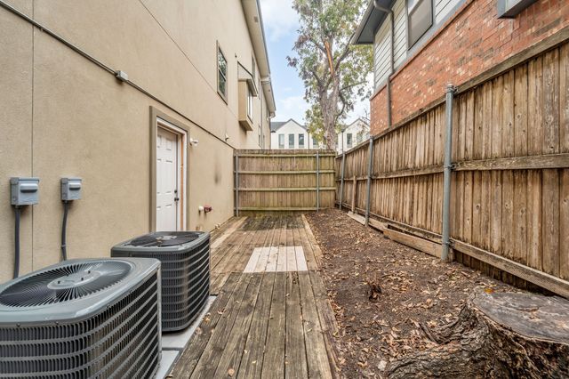 2203 N Carroll Avenue 1, Dallas, TX 75204