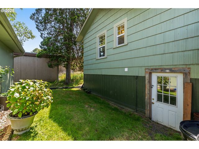 1508 SOUTHWEST Blvd, Coos Bay, OR 97420