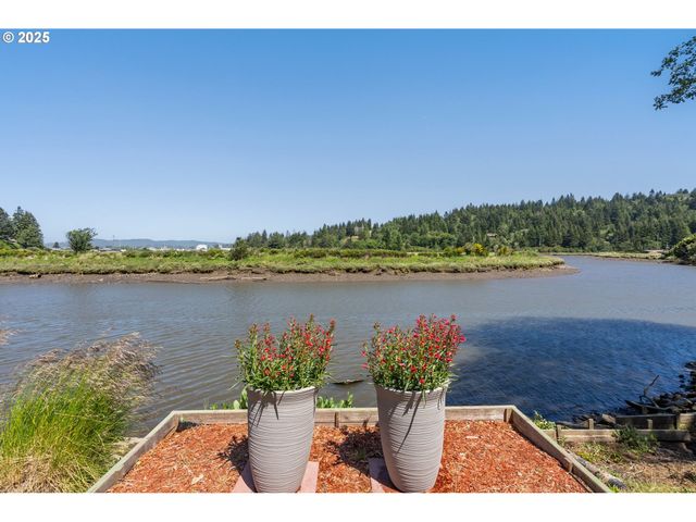 1508 SOUTHWEST Blvd, Coos Bay, OR 97420