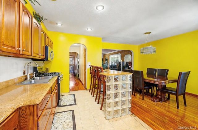 4315 Avenue J, Brooklyn, NY 11210