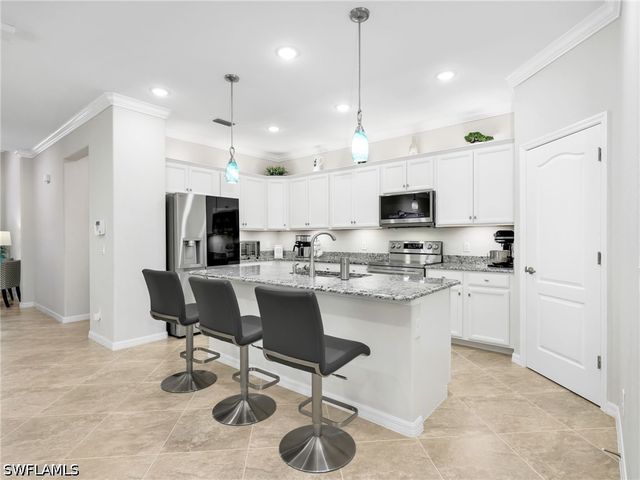 4383 Bismark WAY, Naples, FL 34119