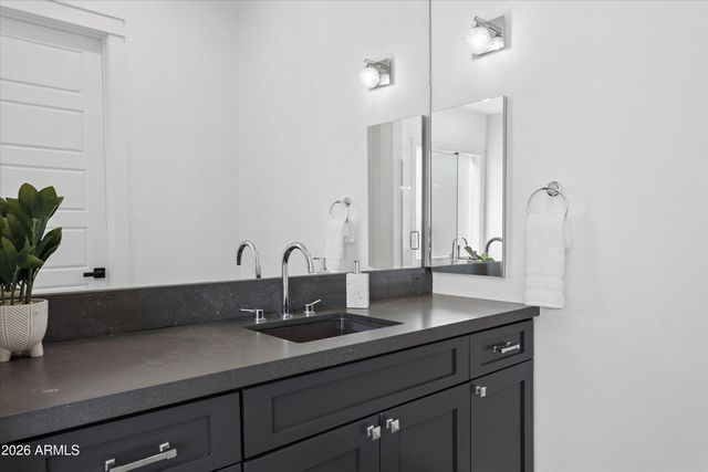 4432 N 38TH Street, Phoenix, AZ 85018