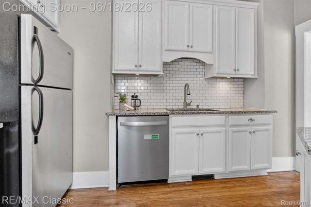 561 W Saratoga Street, Ferndale, MI 48220