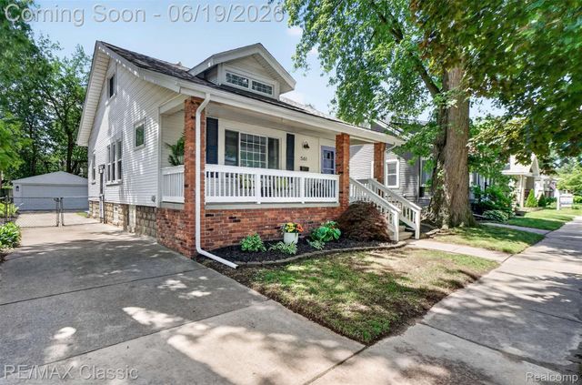 561 W Saratoga Street, Ferndale, MI 48220