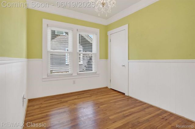 561 W Saratoga Street, Ferndale, MI 48220