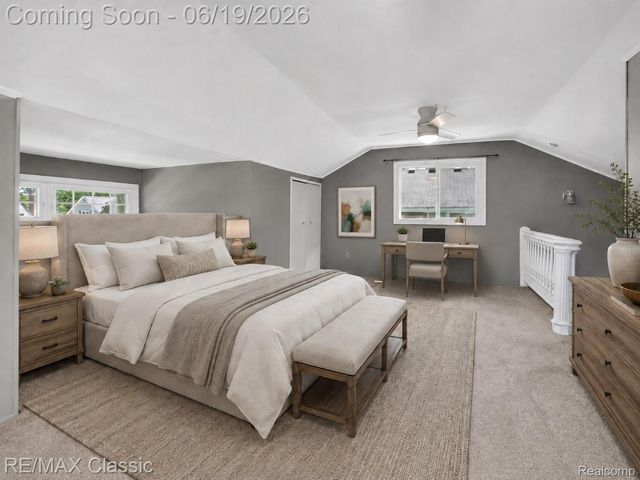 561 W Saratoga Street, Ferndale, MI 48220