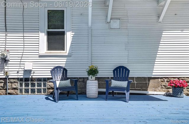 561 W Saratoga Street, Ferndale, MI 48220