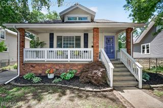561 W Saratoga Street, Ferndale, MI 48220