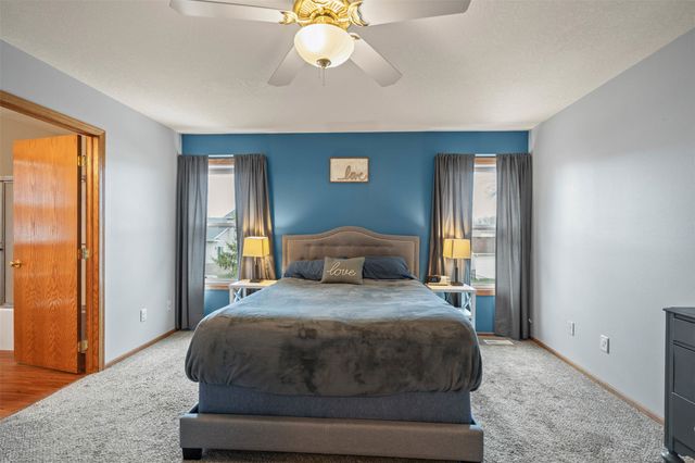 12323 Tanglewood Drive, Urbandale, IA 50323