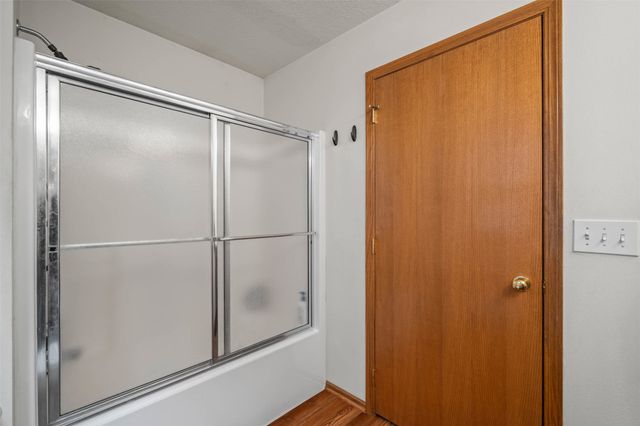 12323 Tanglewood Drive, Urbandale, IA 50323