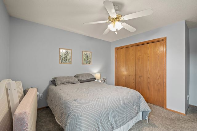 12323 Tanglewood Drive, Urbandale, IA 50323