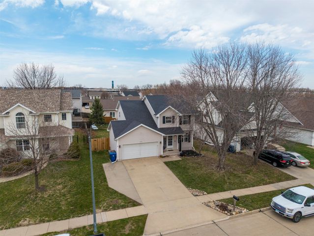 12323 Tanglewood Drive, Urbandale, IA 50323