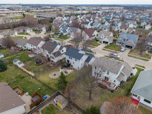 12323 Tanglewood Drive, Urbandale, IA 50323