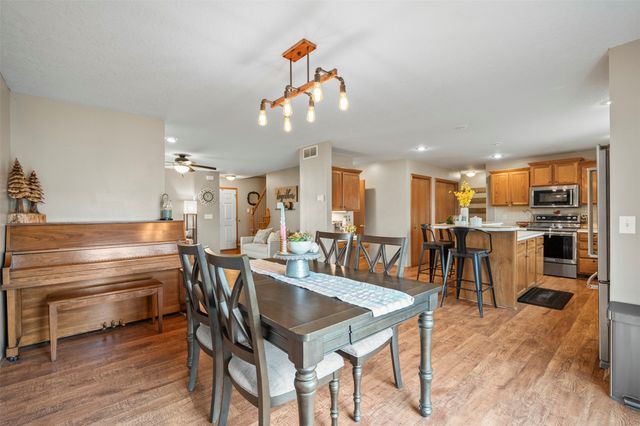 12323 Tanglewood Drive, Urbandale, IA 50323