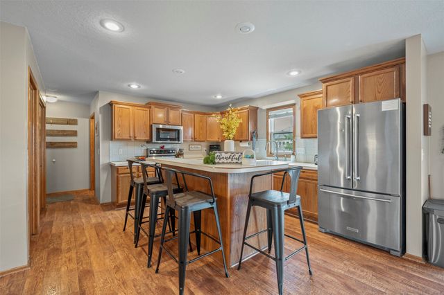 12323 Tanglewood Drive, Urbandale, IA 50323