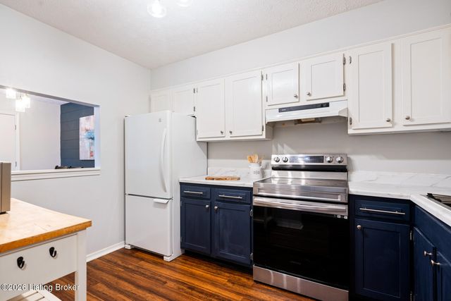 1008 Lake Way, Louisville, KY 40222