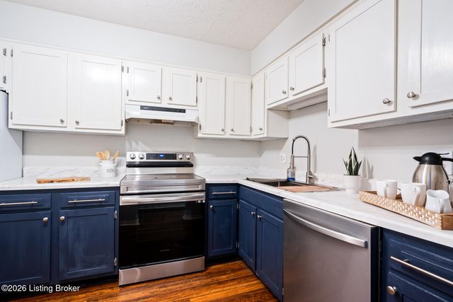 1008 Lake Way, Louisville, KY 40222