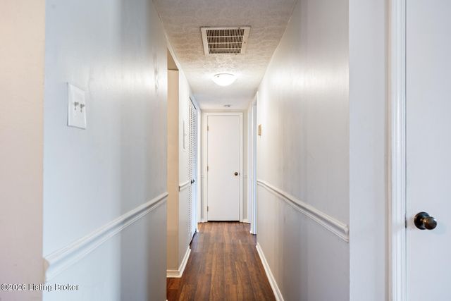 1008 Lake Way, Louisville, KY 40222