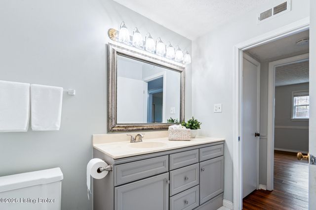 1008 Lake Way, Louisville, KY 40222