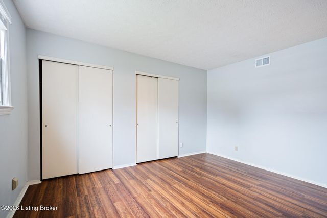 1008 Lake Way, Louisville, KY 40222