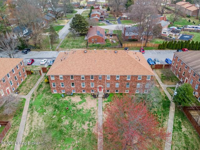 1008 Lake Way, Louisville, KY 40222