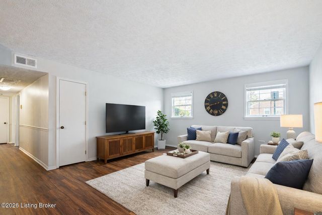 1008 Lake Way, Louisville, KY 40222