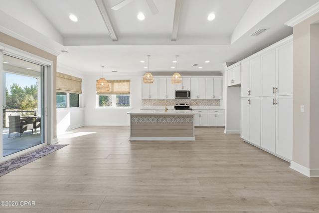 8424 Landshark Boulevard, Panama City Beach, FL 32413