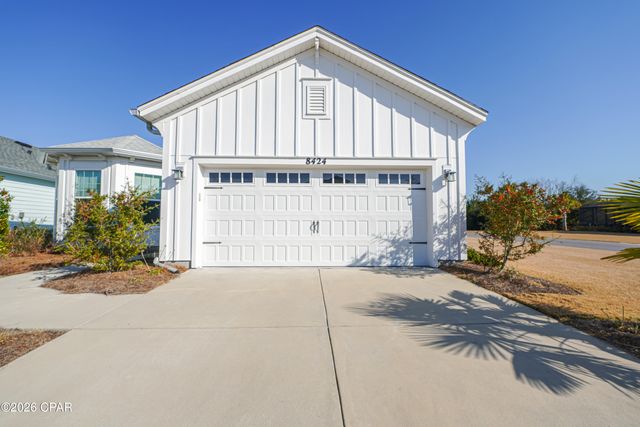 8424 Landshark Boulevard, Panama City Beach, FL 32413