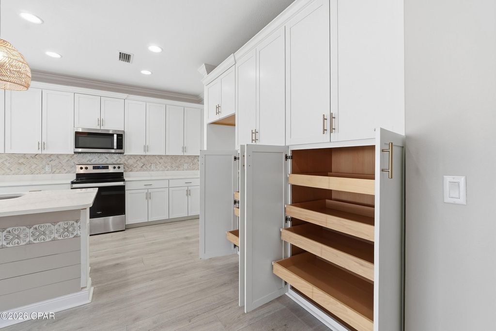 Image 16 of property listing at 8424 Landshark Boulevard, Panama City Beach, FL 32413